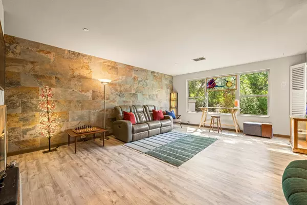 Gold River, CA 95670,11290 Stanford Court LN #207