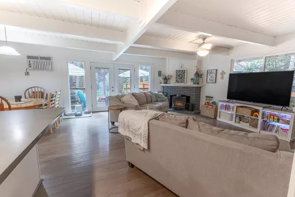 Sonora, CA 95370,22447 Colorado River DR