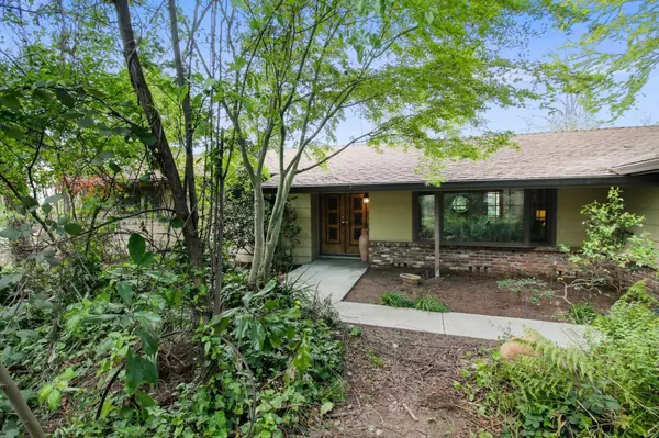 Loomis, CA 95650,6605 Wells AVE