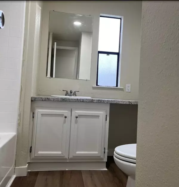 Sacramento, CA 95827,2901 Twilley DR #40