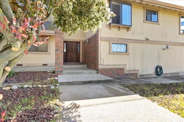 Hollister, CA 95023,115 McCary DR