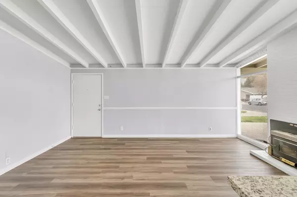 West Sacramento, CA 95605,712 Inglewood DR