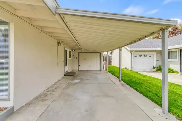 West Sacramento, CA 95605,712 Inglewood DR