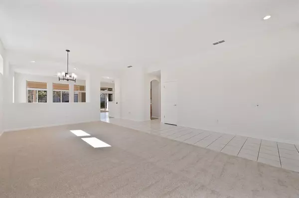 5117 Redbud Grove LN Roseville, CA 95747