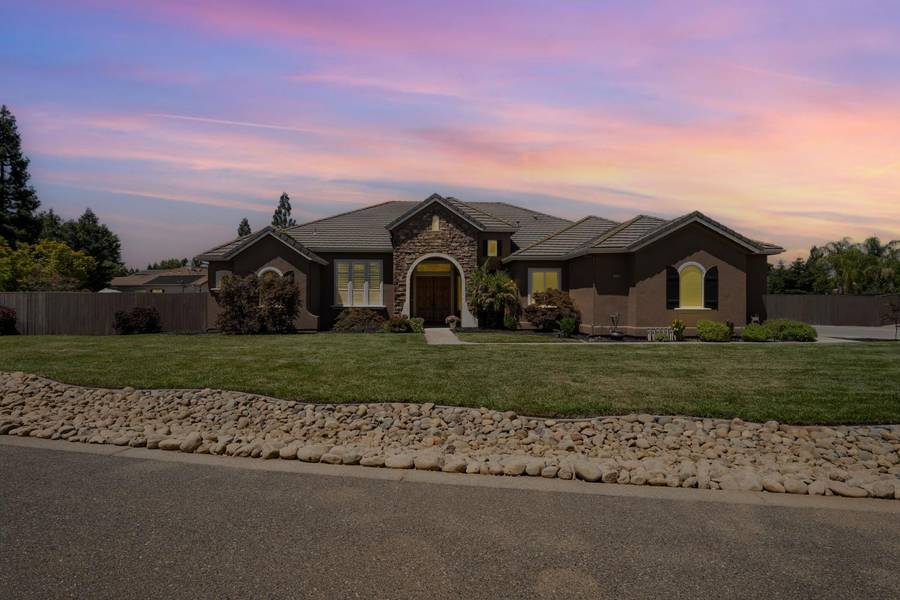 8143 Daisy Hill RD, Sacramento, CA 95829