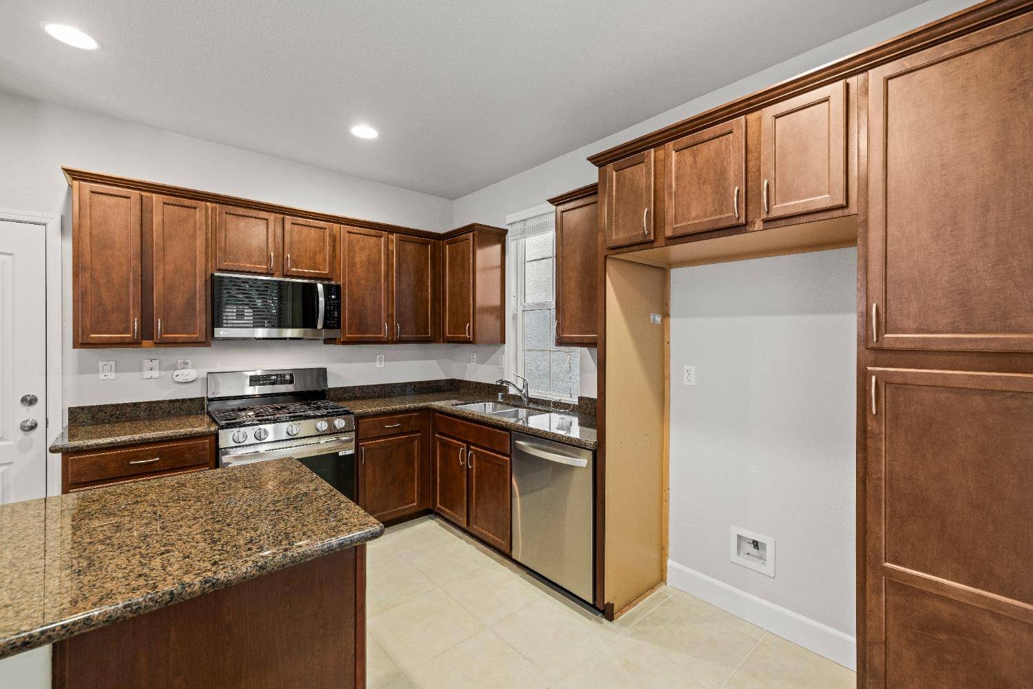 Roseville, CA 95678,168 Talmont CIR #168