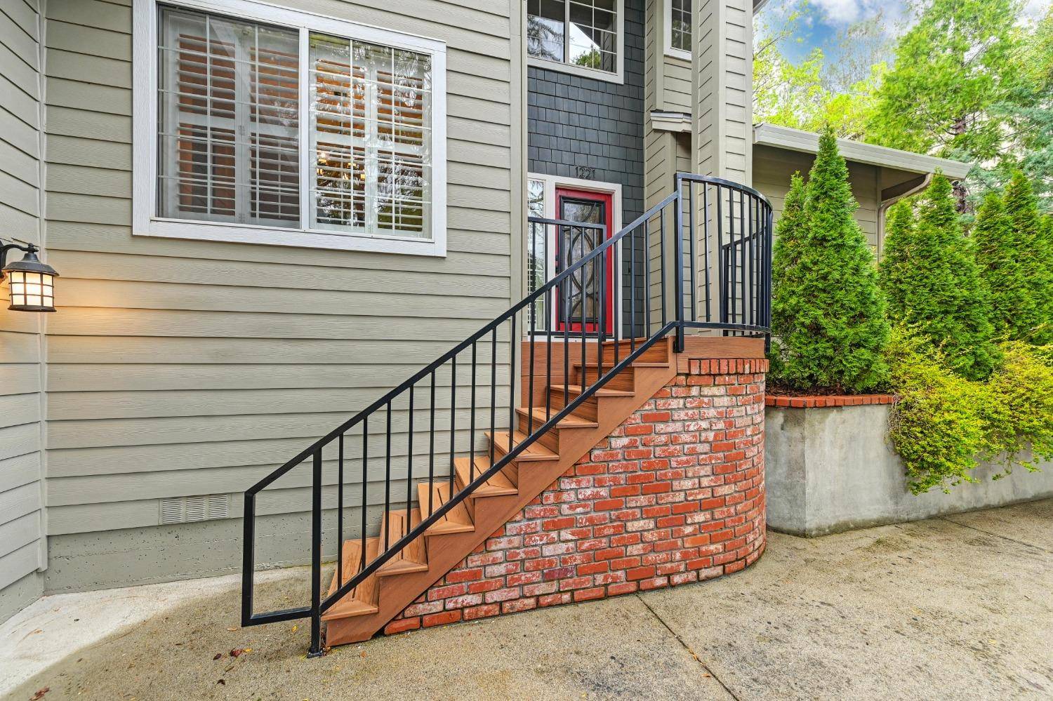 Auburn, CA 95603,1221 Grove CT