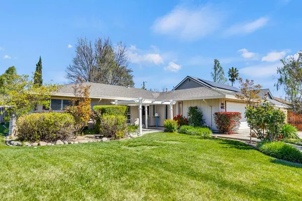 1 Monte Vista DR,  Woodland,  CA 95695