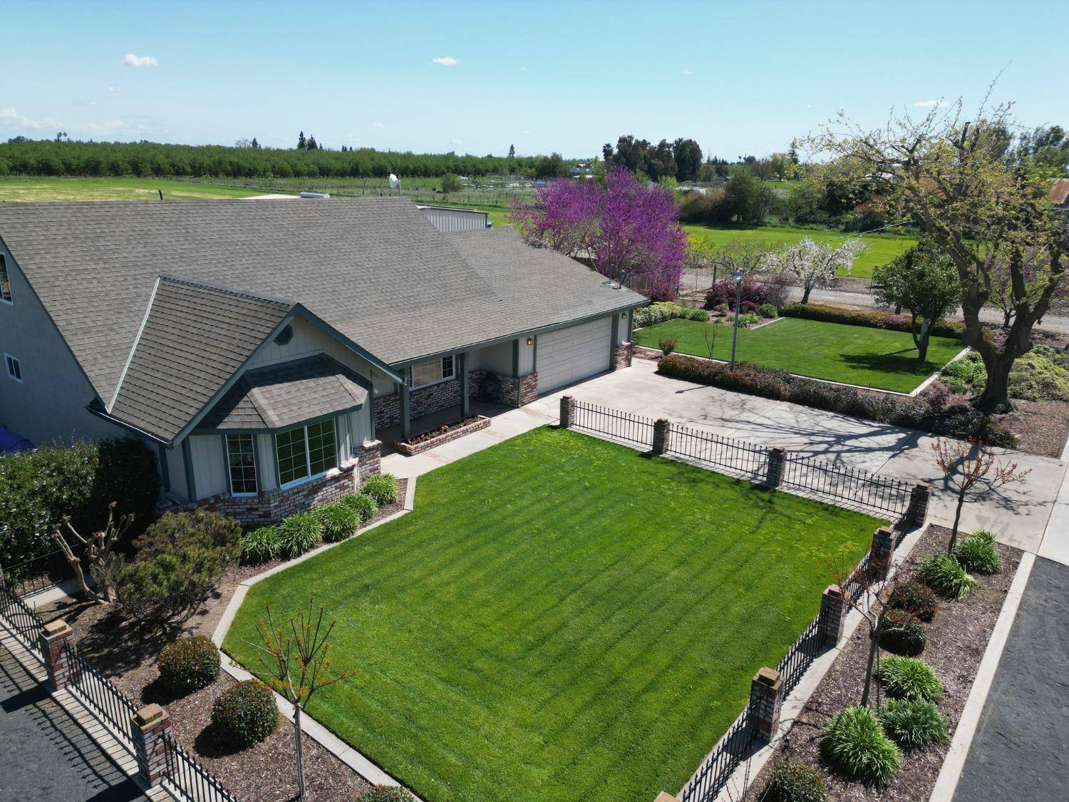 9765 S Lawrence RD, Escalon, CA 95320
