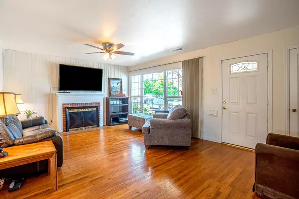 Sacramento, CA 95822,5441 Michael WAY