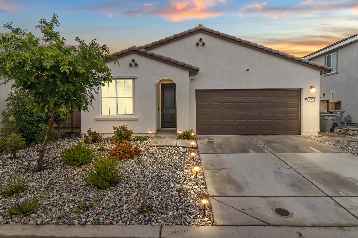Olivehurst, CA 95961,890 Kirkwood CT