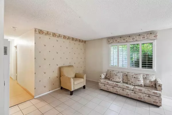 Sacramento, CA 95838,608 Harris AVE
