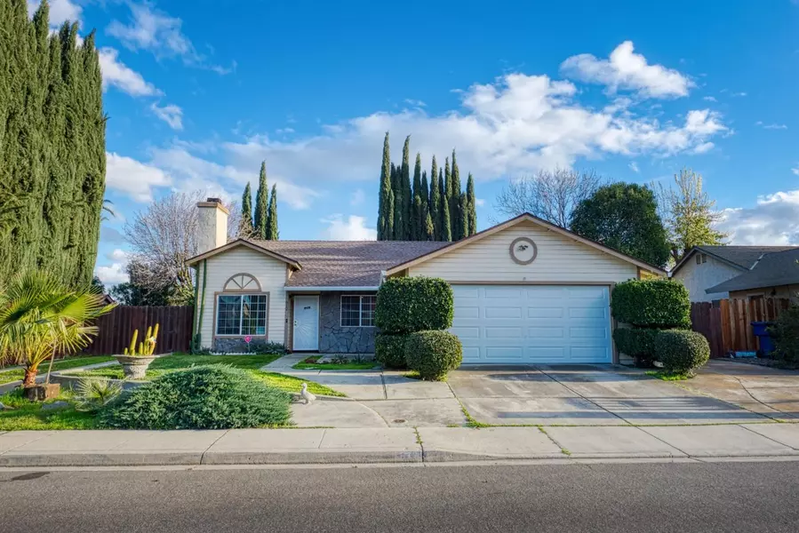 612 Westfield LN, Patterson, CA 95363