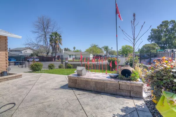 Sacramento, CA 95822,7326 Loma Verde WAY