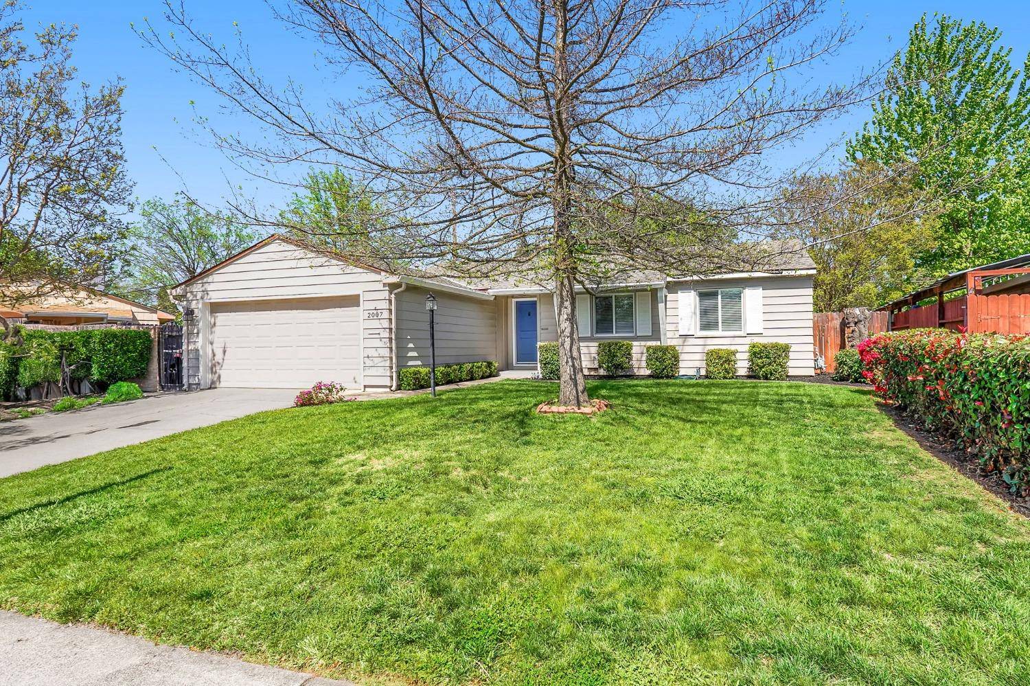 2007 Rossmoor DR, Rancho Cordova, CA 95670