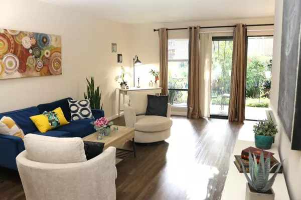 2442 Larkspur LN #305, Sacramento, CA 95825