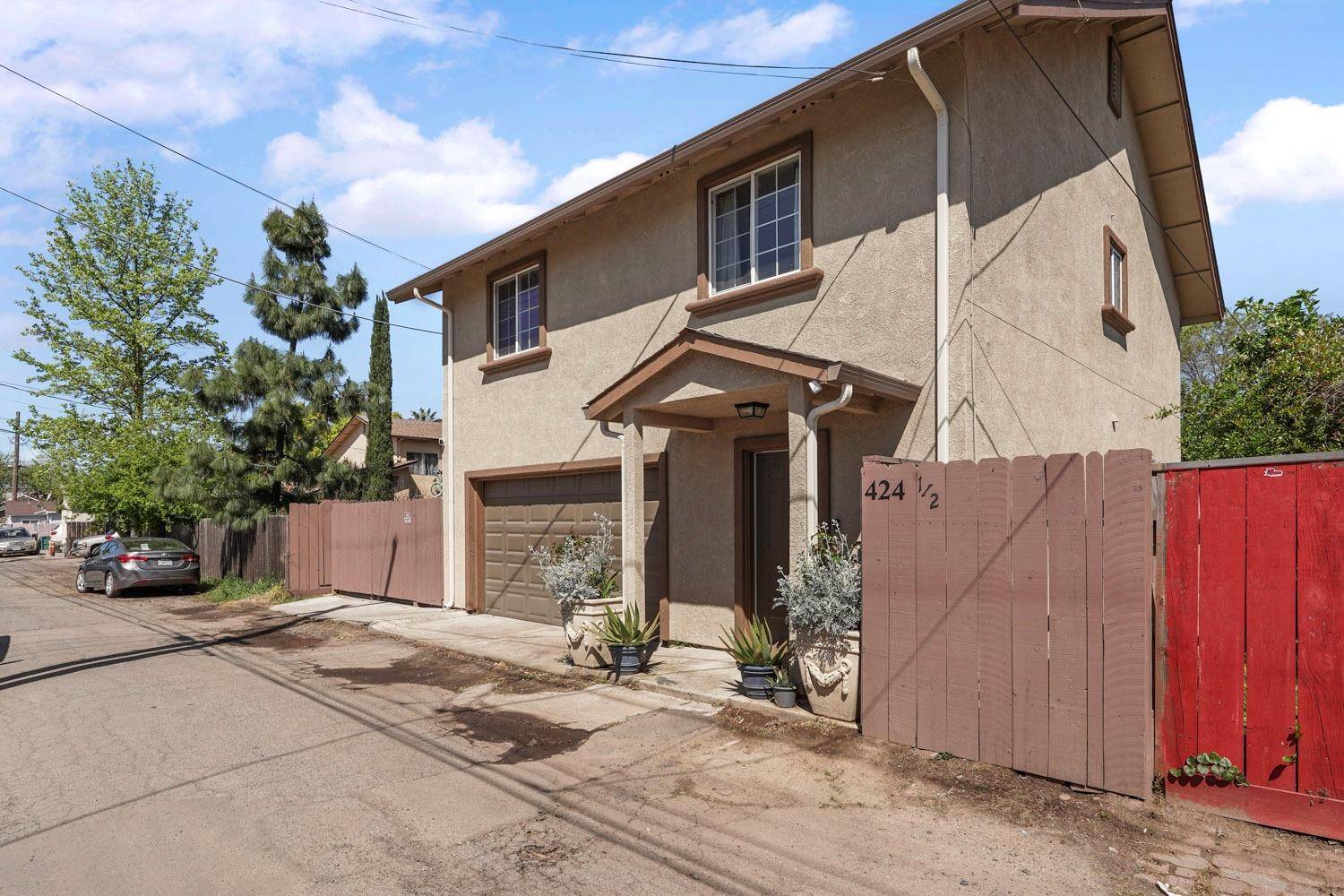 Lodi, CA 95240,1/2 E Oak ST