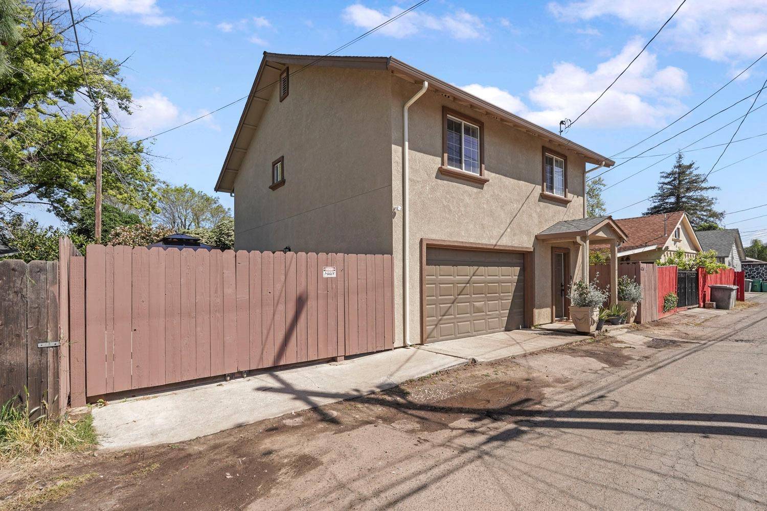 1/2 E Oak ST, Lodi, CA 95240
