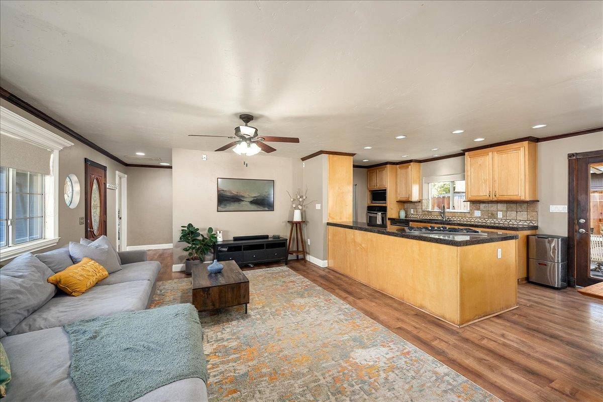 Carmichael, CA 95608,5324 Ridgefield AVE
