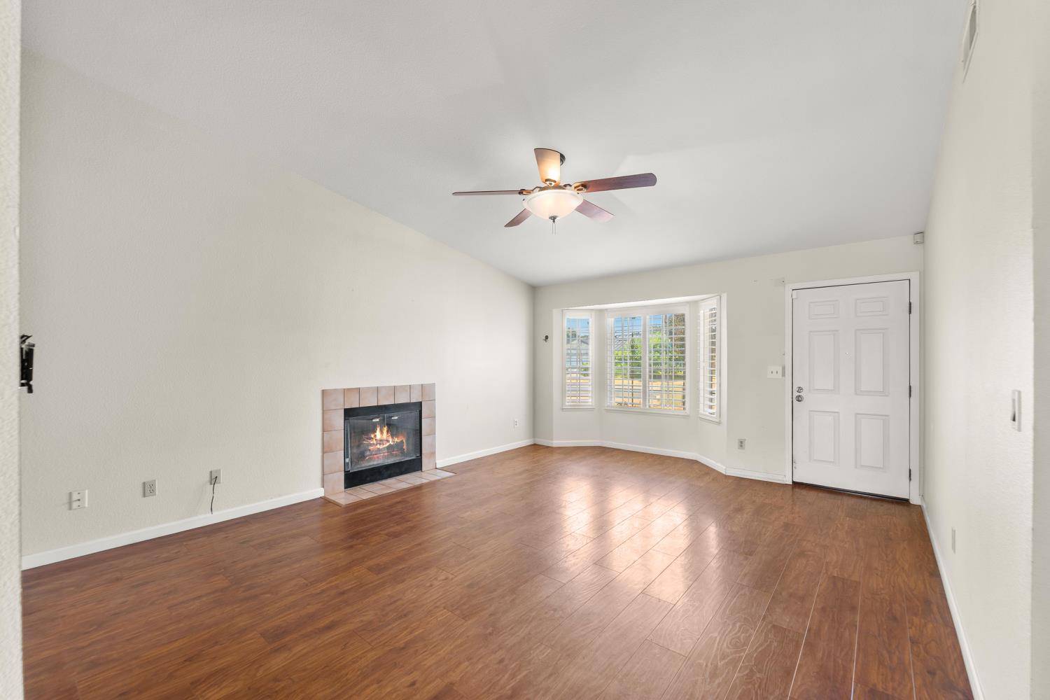 Sacramento, CA 95824,7712 Golden West WAY