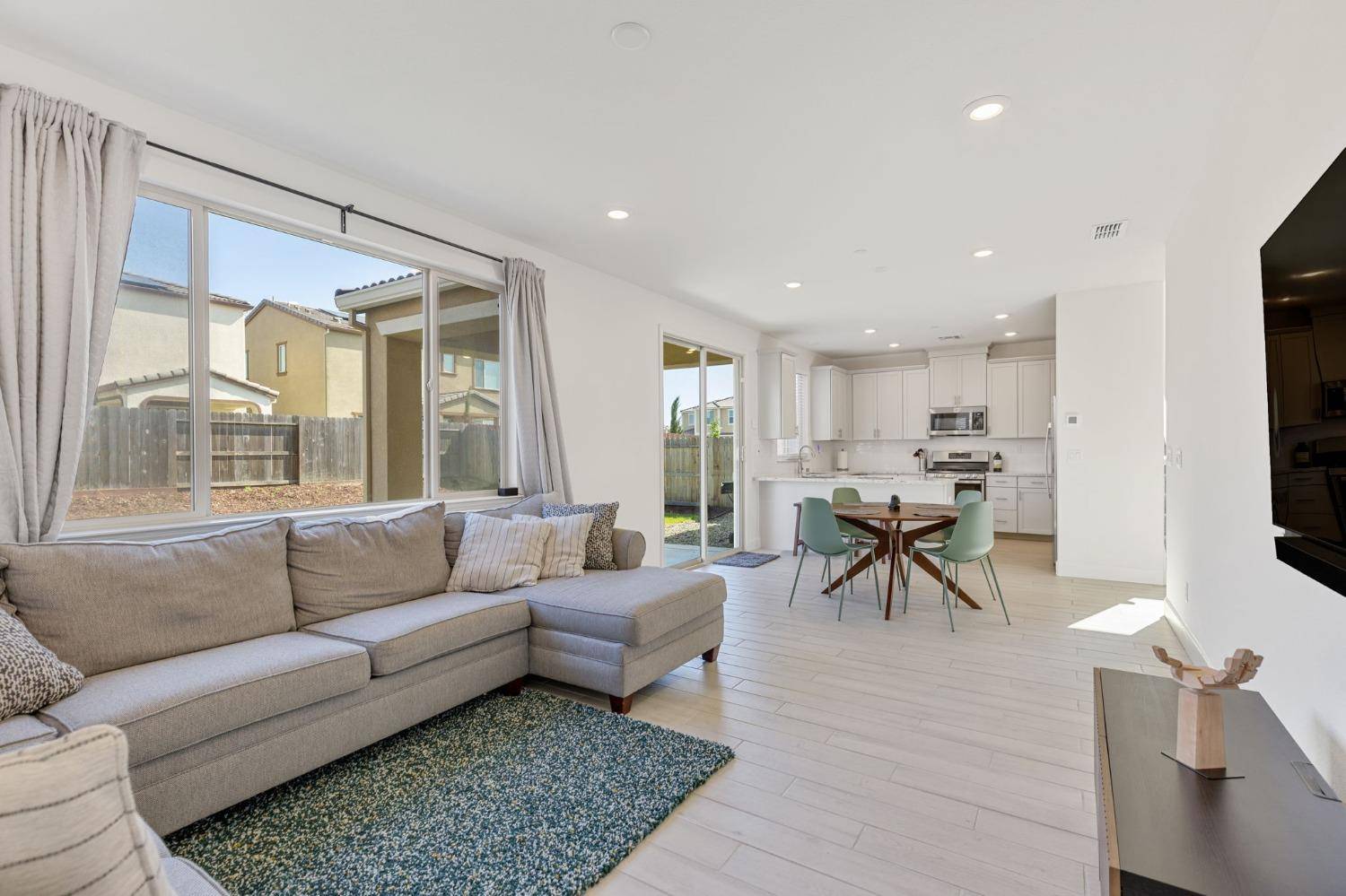 8793 Classical WAY, Elk Grove, CA 95757