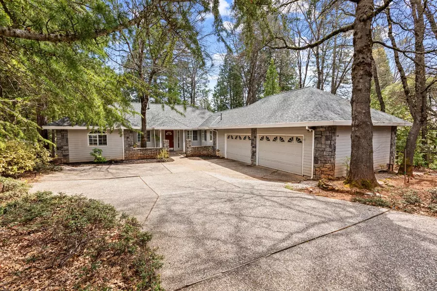 129 Buckingham CT, Grass Valley, CA 95949