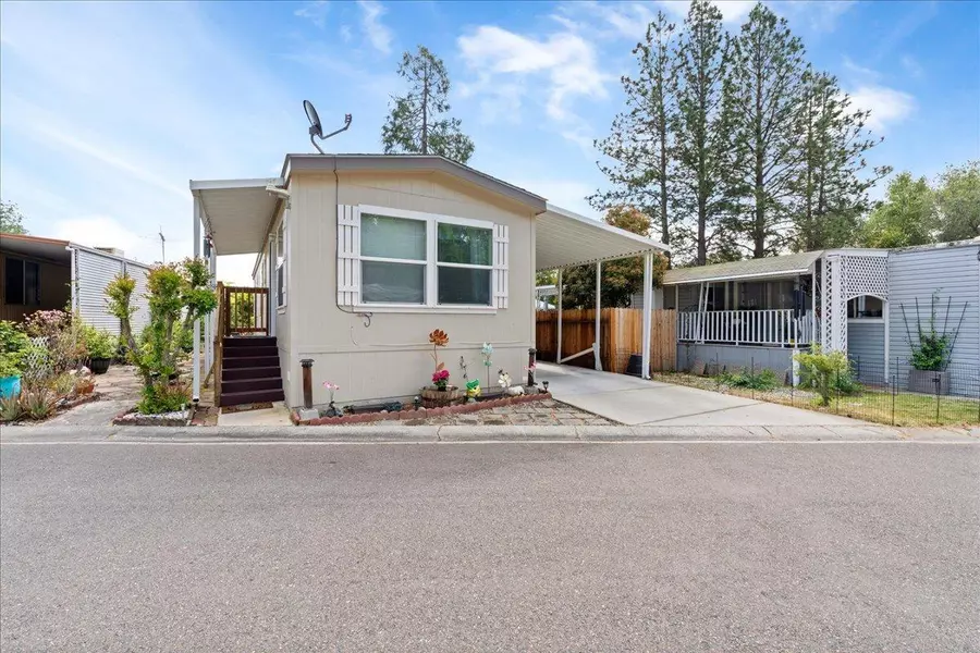 6245 Nob HIll DR, Newcastle, CA 95658