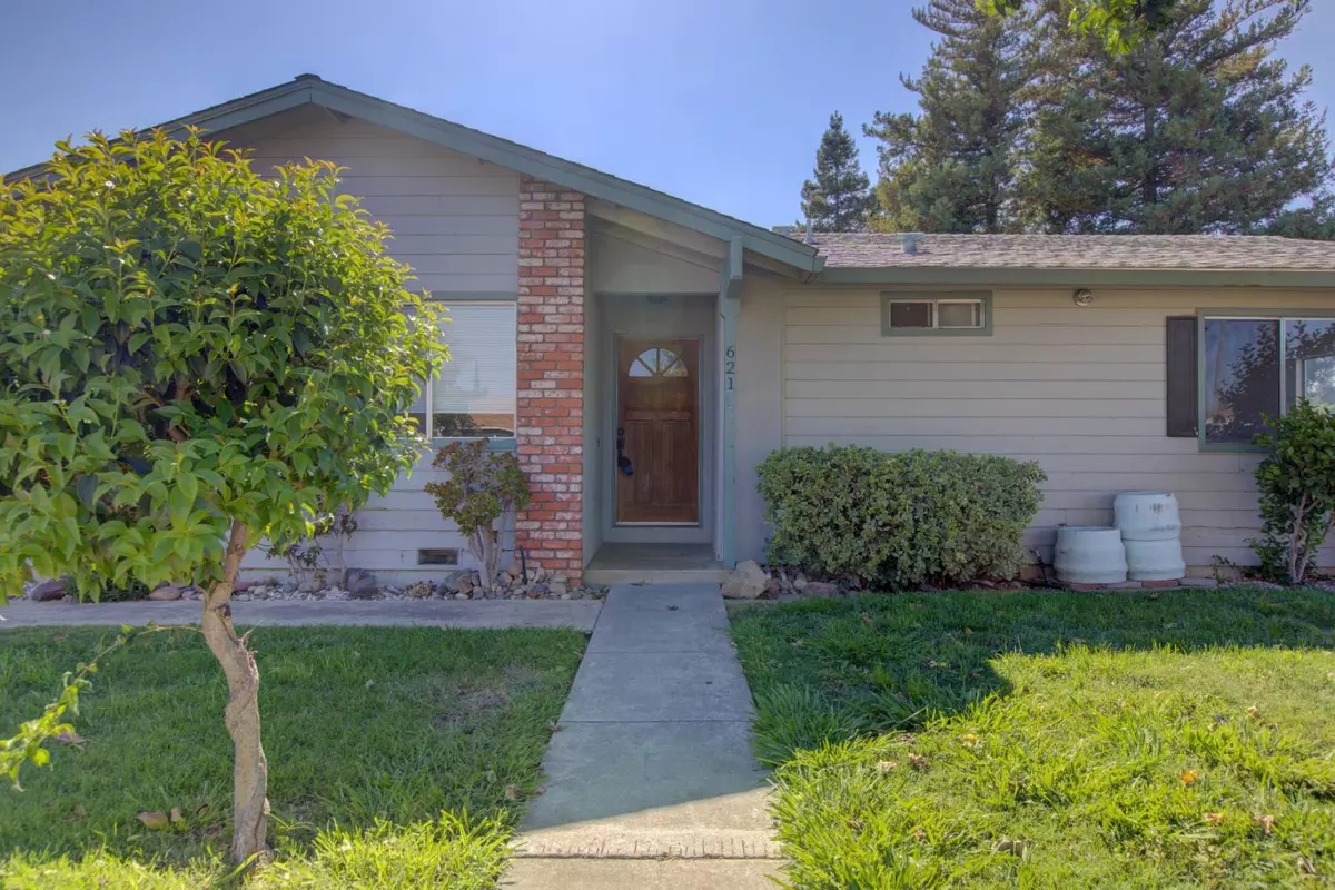 Ripon, CA 95366,621 Dixie LN