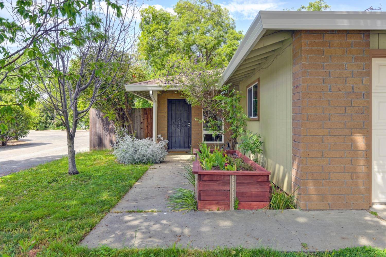 Davis, CA 95618,5209 Glide DR
