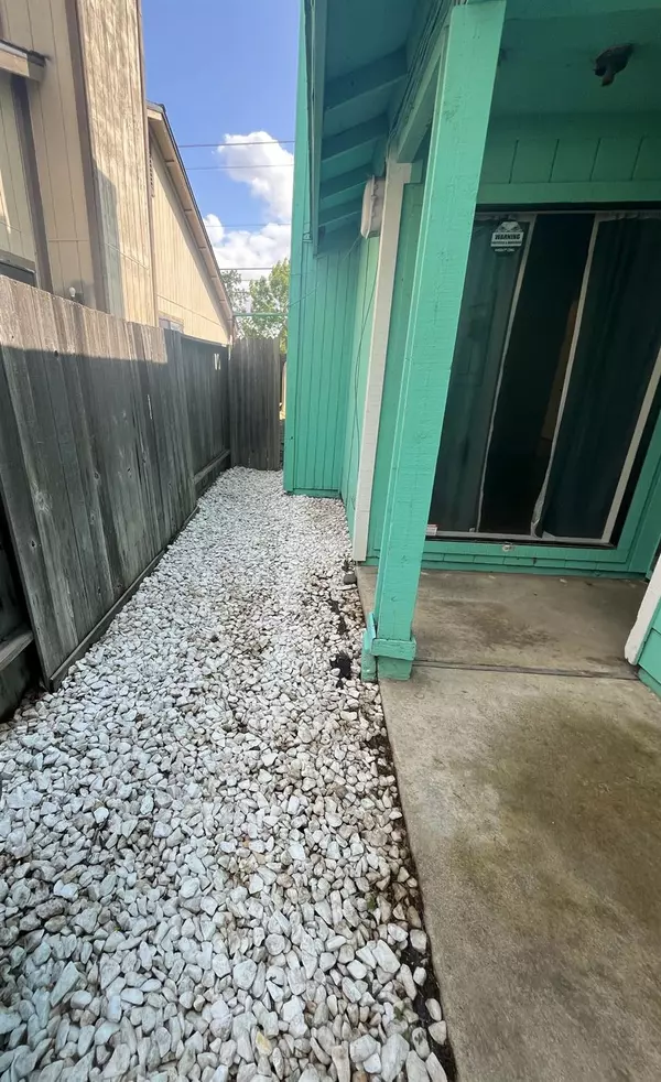 Sacramento, CA 95828,7206 Willowwest CT