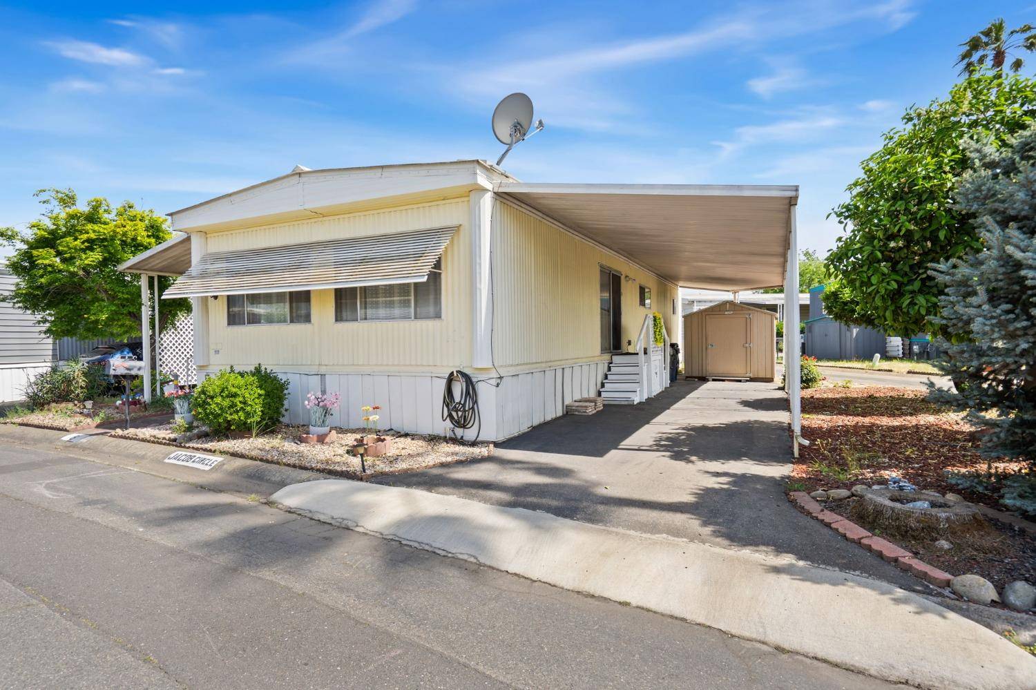 Sacramento, CA 95826,8181 Folsom Blvd #8