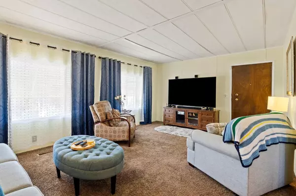 Sacramento, CA 95826,8181 Folsom Blvd #8