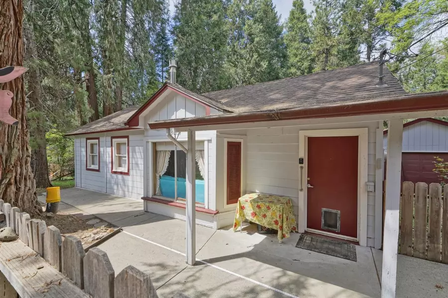 5035 Cedar DR, Camino, CA 95709
