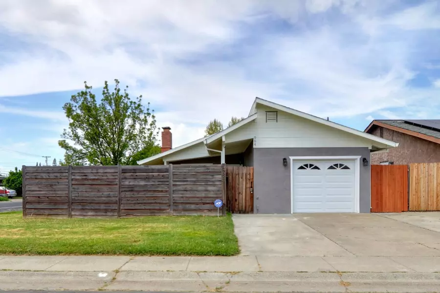 964 Joan ST, West Sacramento, CA 95605