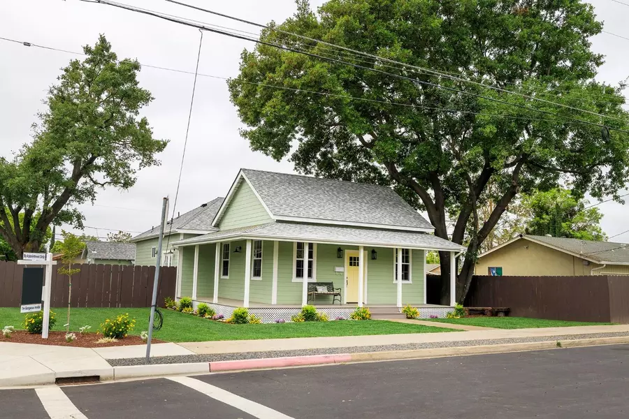 156 Davitt AVE, Oakdale, CA 95361