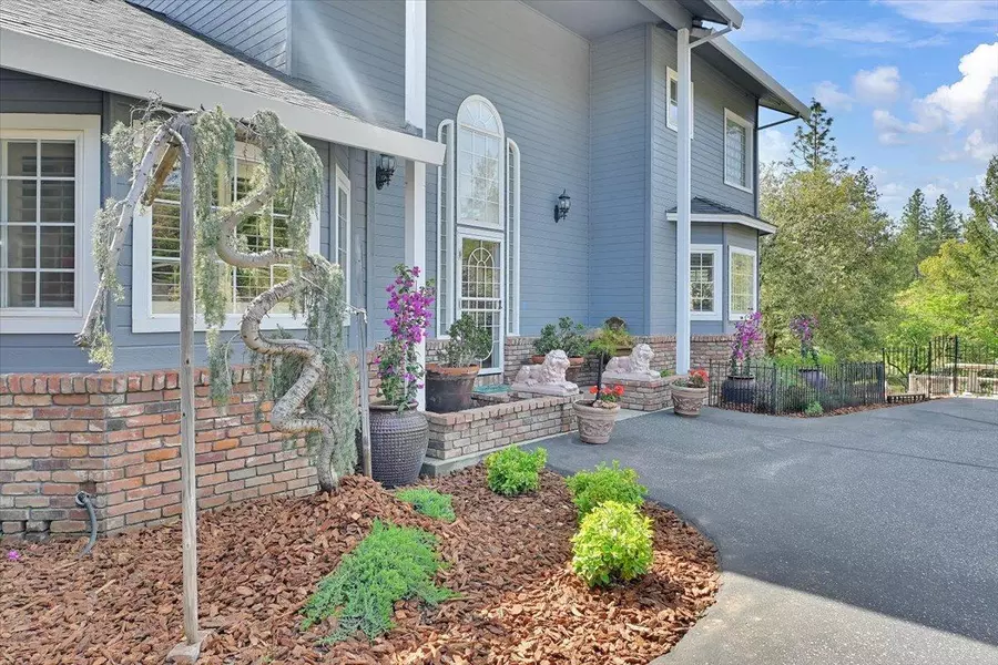 1890 John Muir DR, Colfax, CA 95713