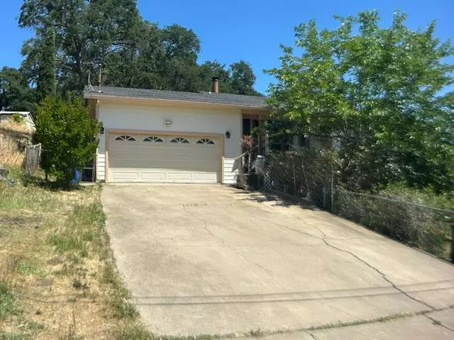1893 Berkesey DR, Valley Springs, CA 95252
