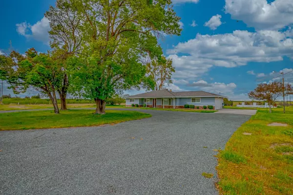 Winton, CA 95388,8170 Fruitland AVE