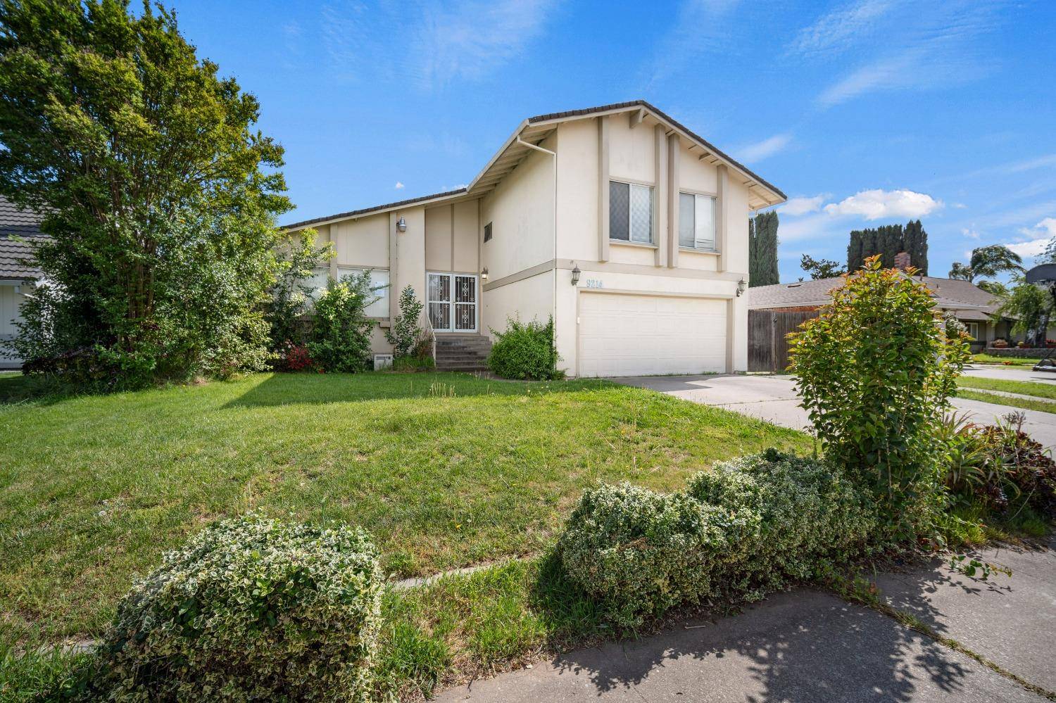 Sacramento, CA 95826,9214 Sungold WAY
