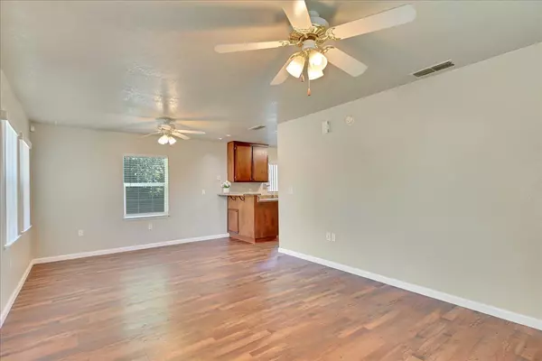 Yuba City, CA 95991,837 Almond ST