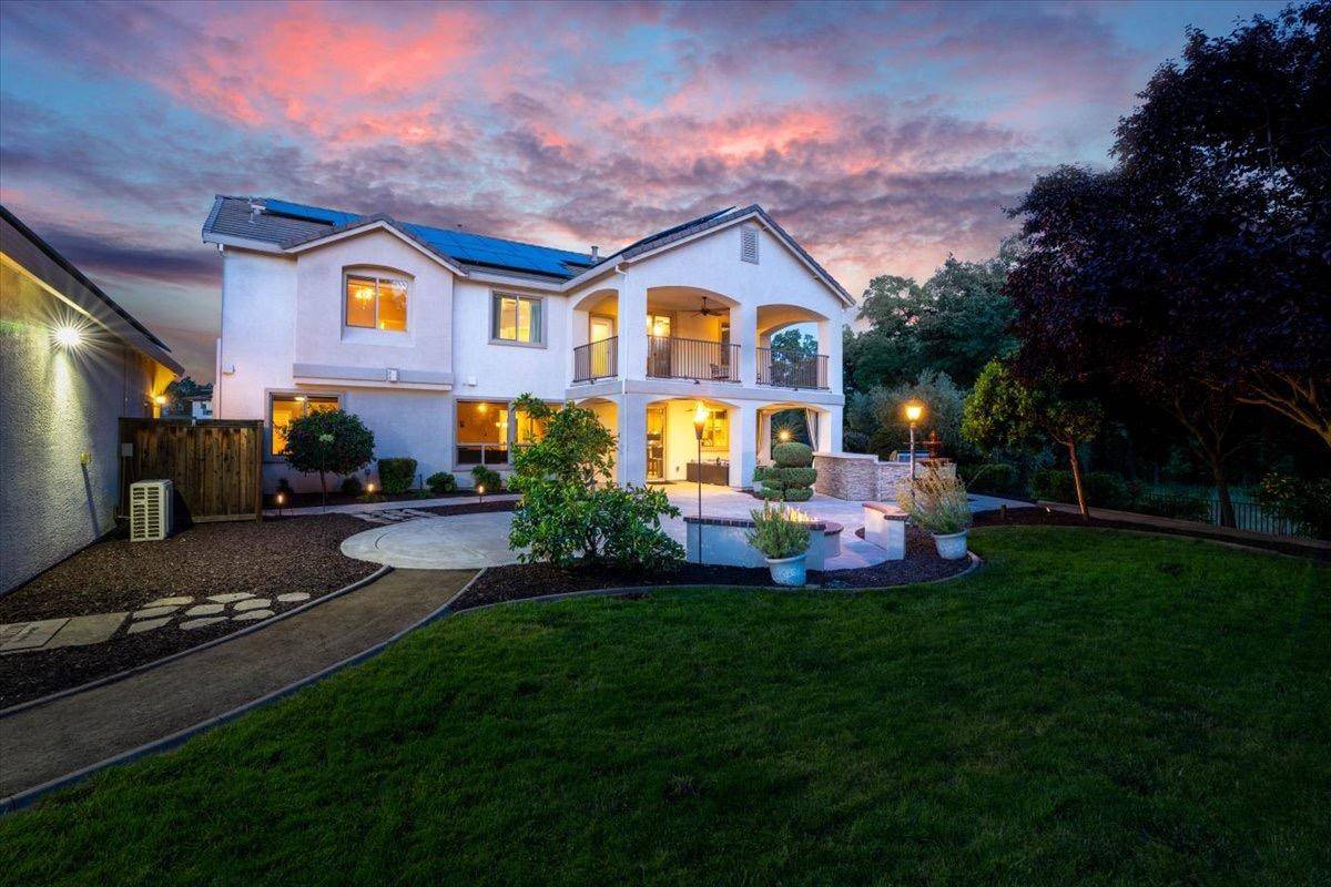 Roseville, CA 95747,8932 Caspian CT