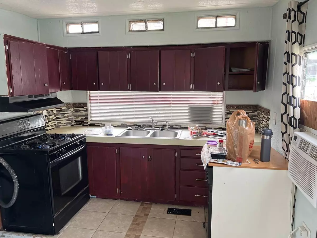 Orangevale, CA 95662,9127 Greenback LN #20