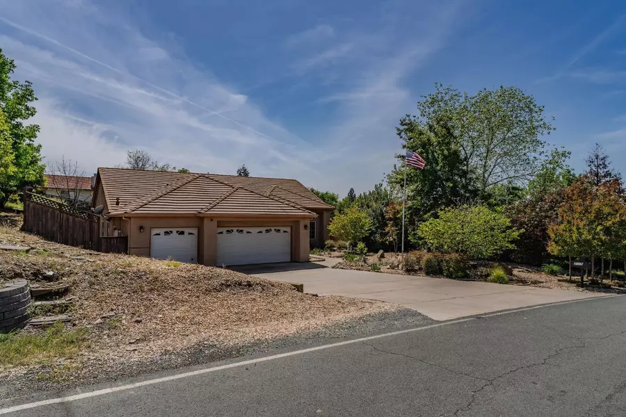 2778 W Silverado DR, Valley Springs, CA 95252