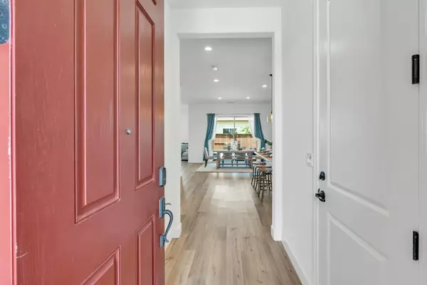 Woodland, CA 95776,2001 Gumbinger PL