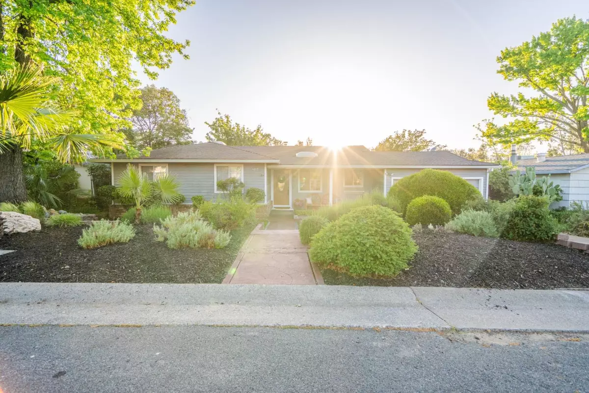 Carmichael, CA 95608,4217 Oak Knoll DR