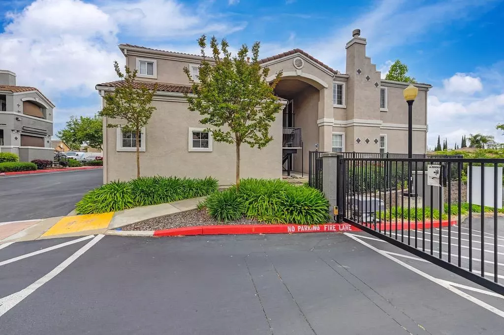 Folsom, CA 95630,885 Halidon WAY #821