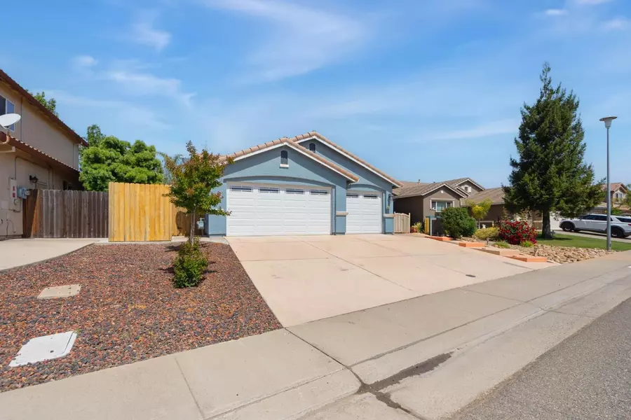 1015 Armstrong Way, Galt, CA 95632