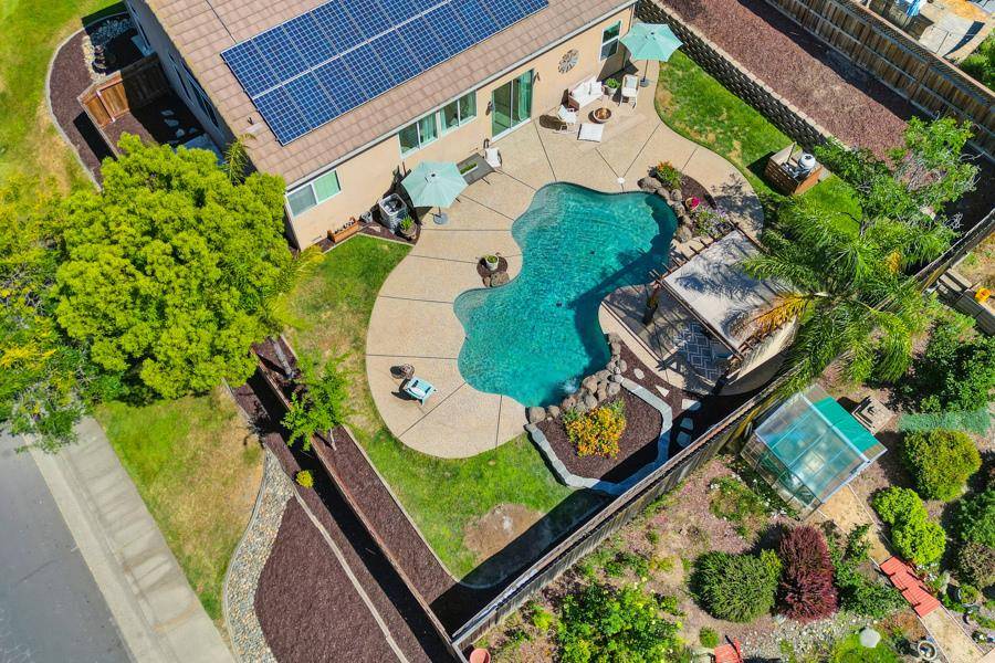 Rocklin, CA 95677,5802 Thoroughbred CT
