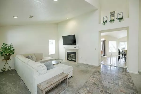 Modesto, CA 95355,2012 Canyon Lake DR