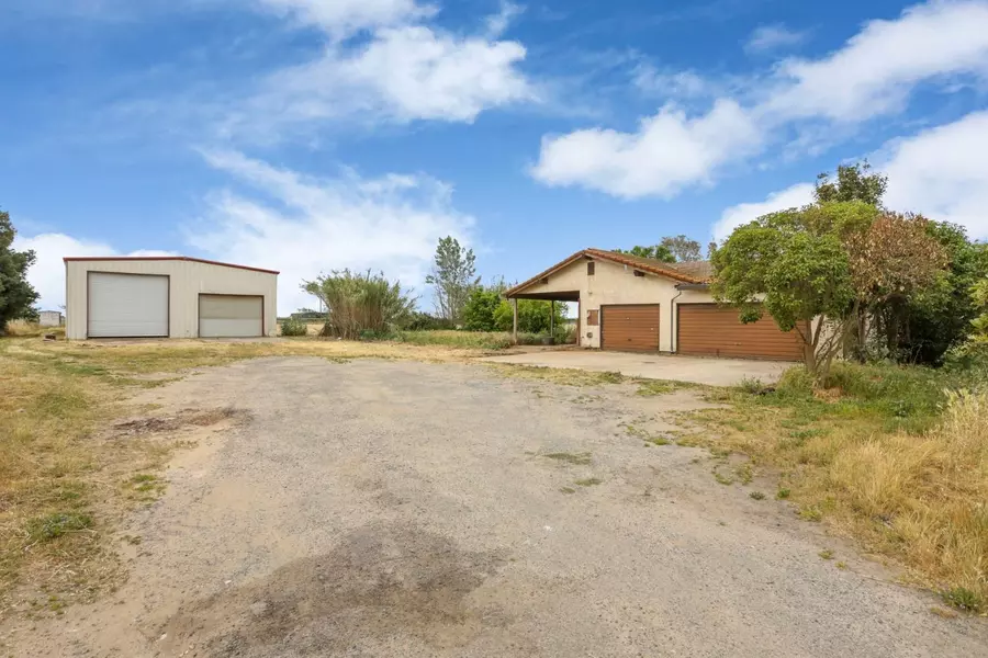 5882 W Kingdon RD, Lodi, CA 95242
